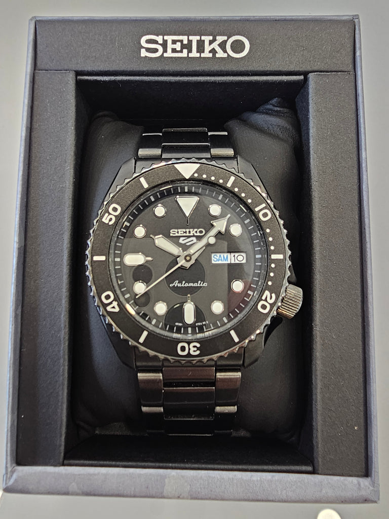 Pre-owned Seiko 5 Sports SRPD65K1