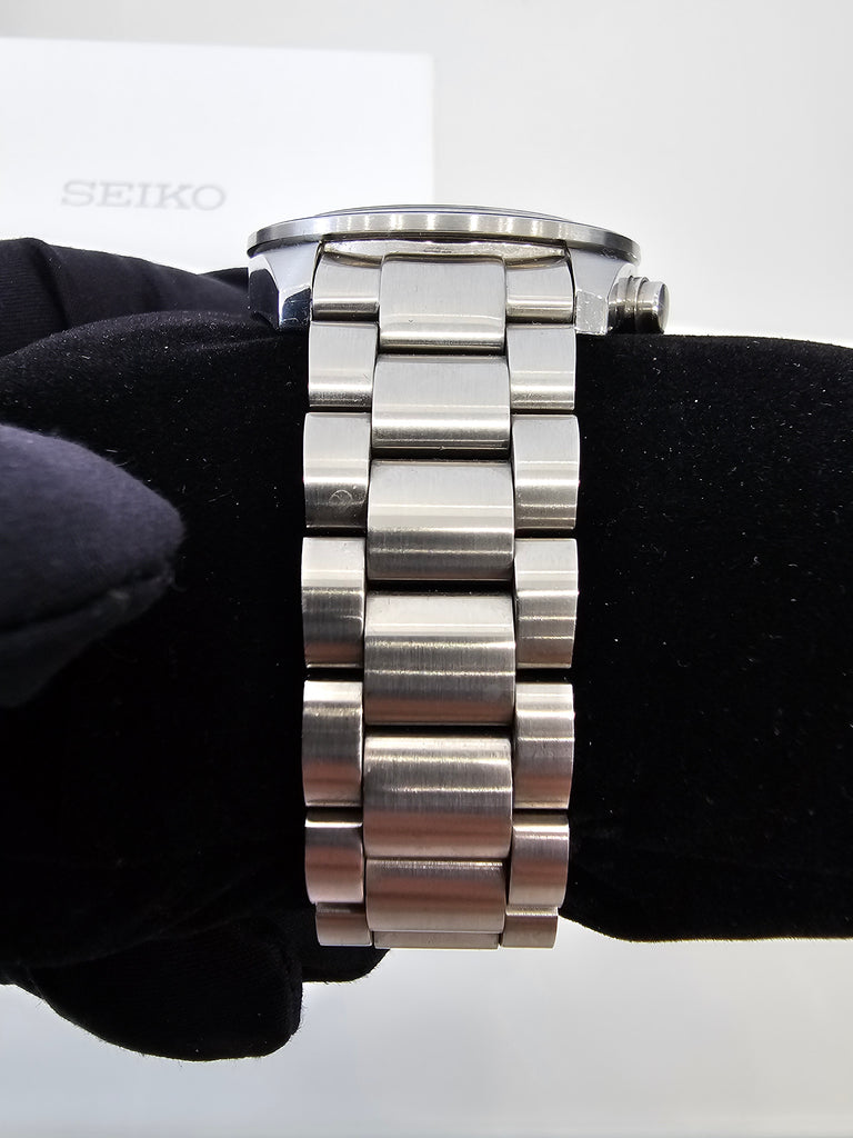 Pre-owned Seiko Prospex Solar Speedtimer SSC913P1