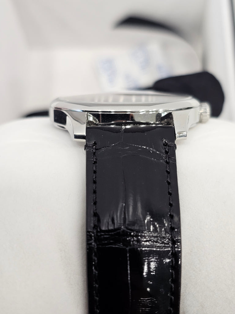 Pre-owned Gucci G Timeless Moonphase Quartz