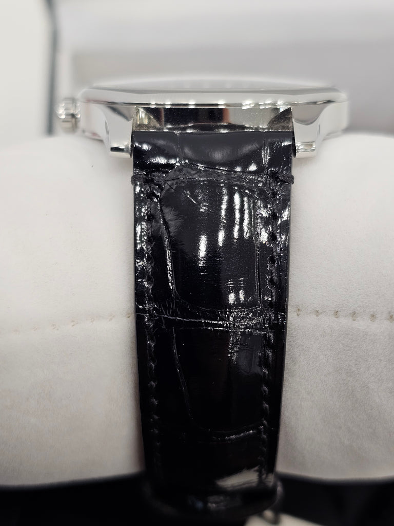 Pre-owned Gucci G Timeless Moonphase Quartz