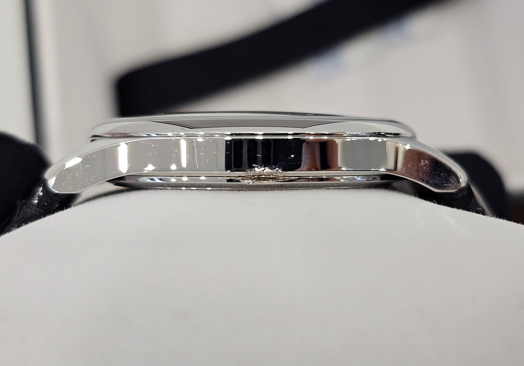 Pre-owned Gucci G Timeless Moonphase Quartz