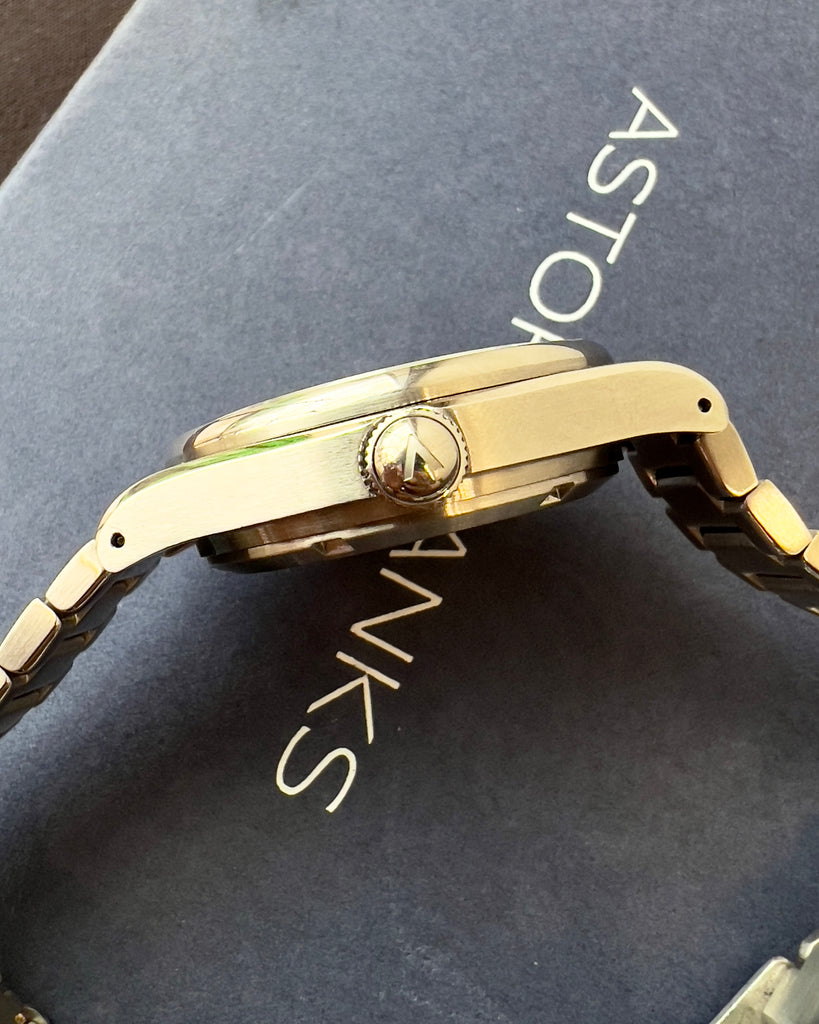 Pre-owned Astor+Banks Fortitude Mother of Pearl dial