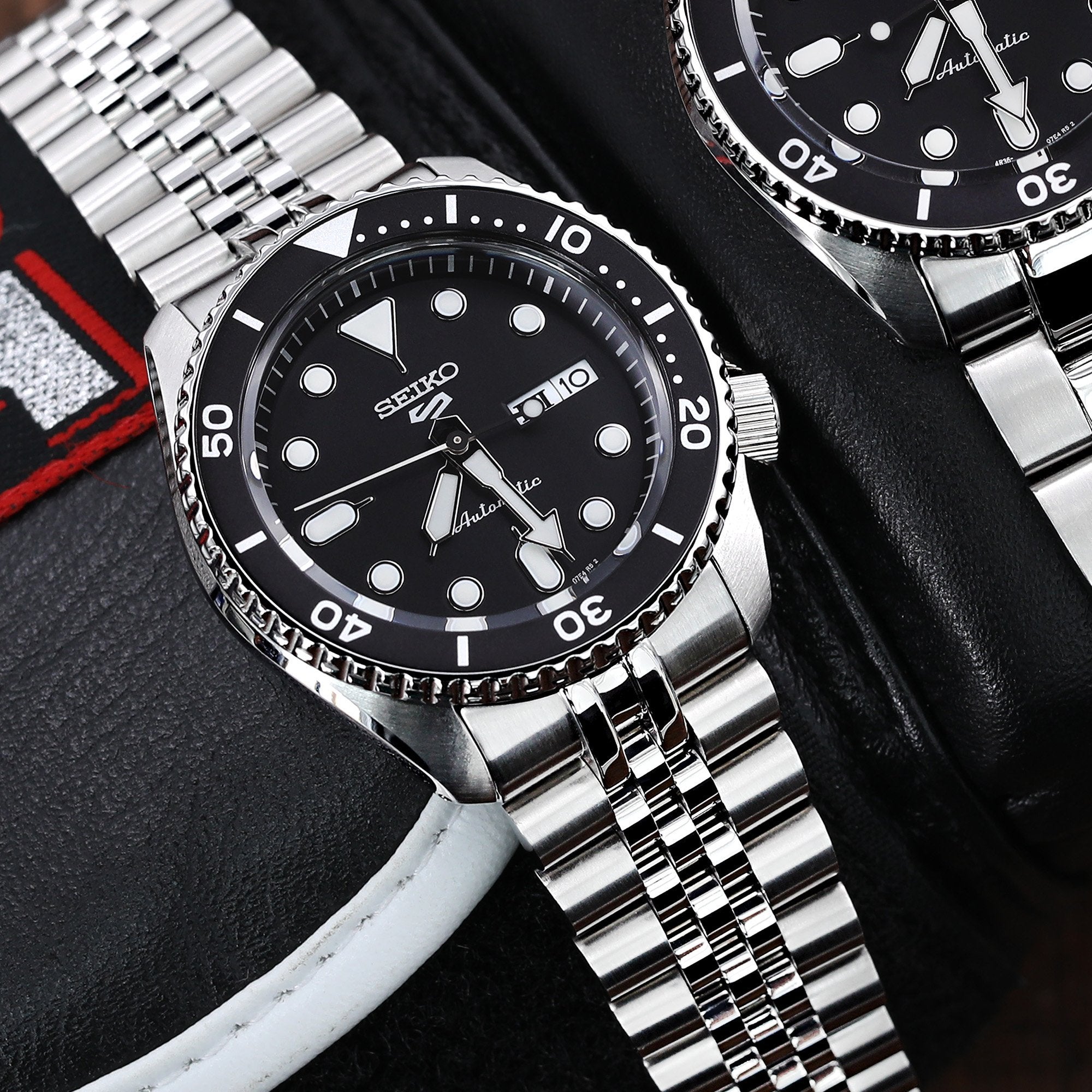 Seiko 5 stainless steel band hotsell