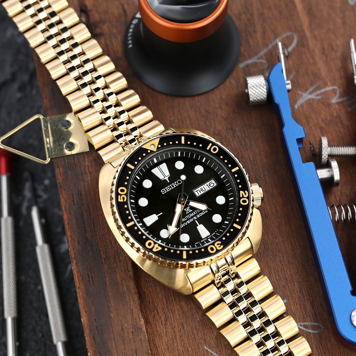 Angus-J Louis for Seiko Turtle – Russell Jewellers