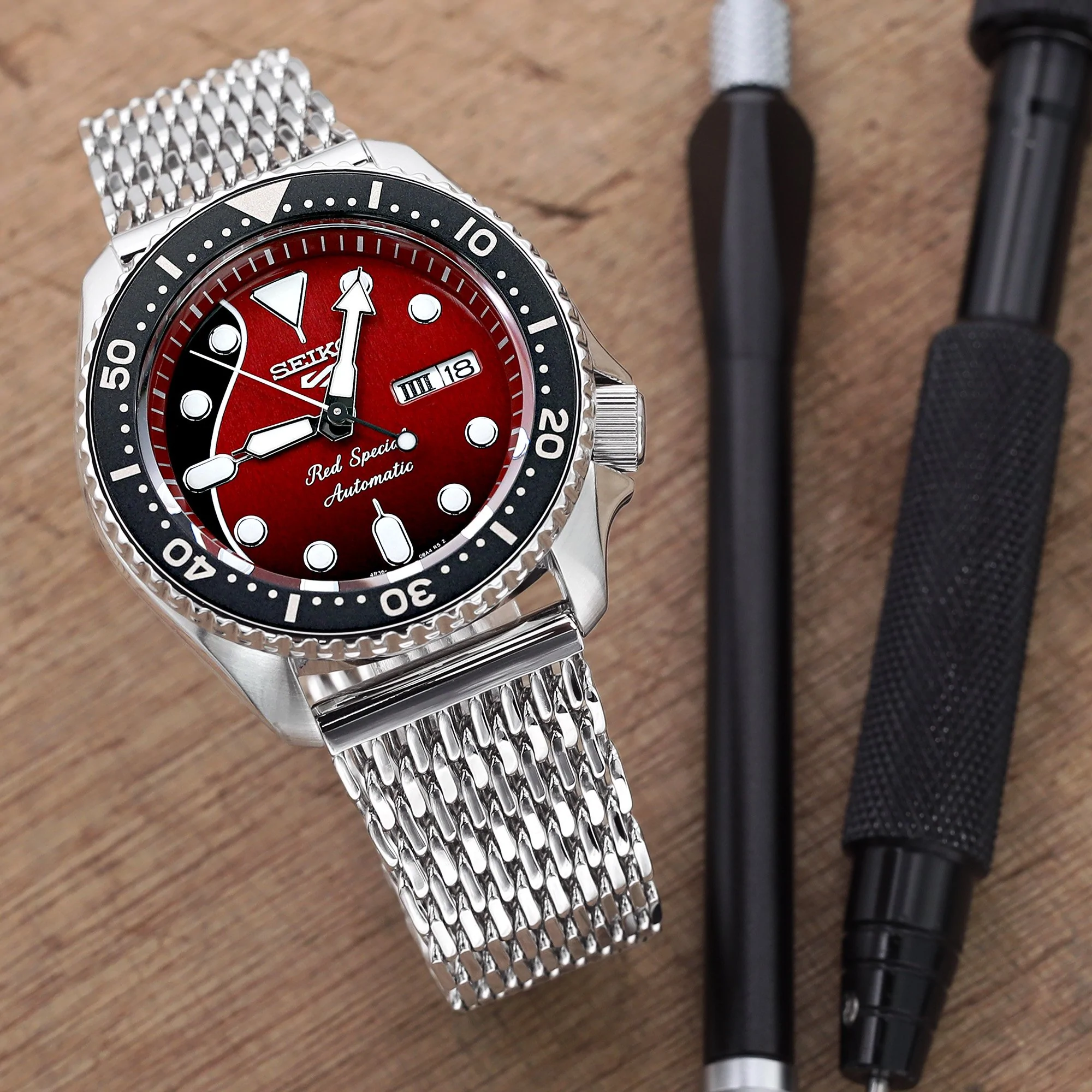 Shark 2025 mesh bracelet